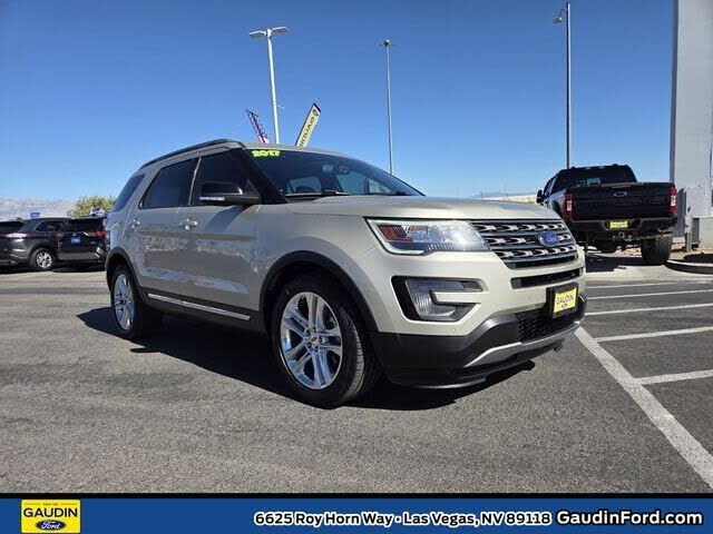 2017 FORD Explorer