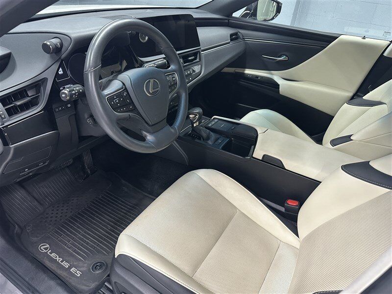 2022 Lexus ES