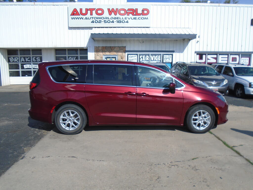 2023 CHRYSLER Voyager