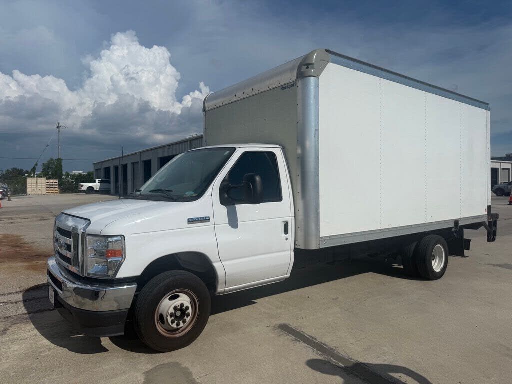 2024 FORD E-350