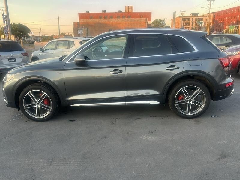 2021 AUDI Q5 e