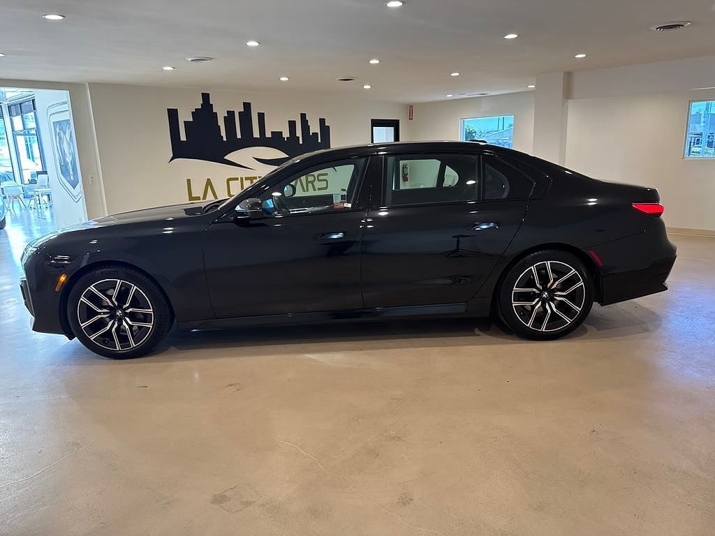 2024 BMW 740i