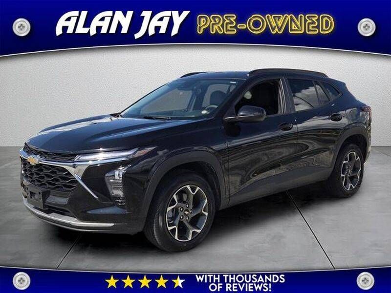 2025 CHEVROLET Trax
