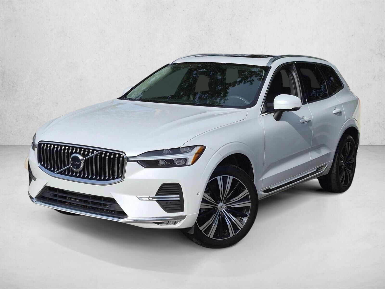 2022 VOLVO XC60
