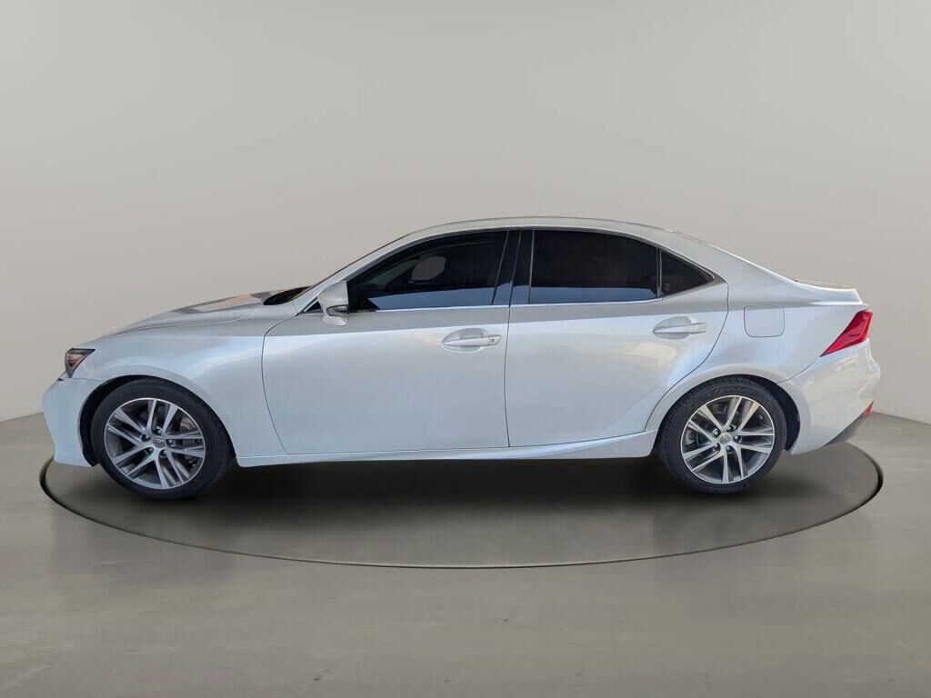 2019 Lexus IS