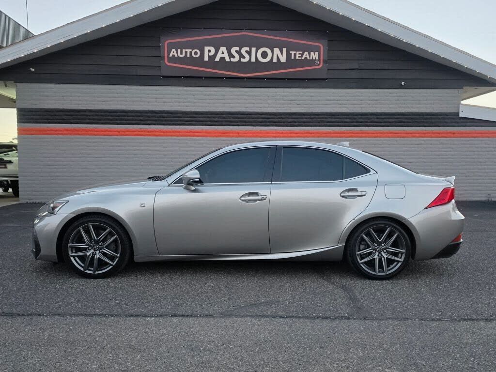 2017 Lexus IS