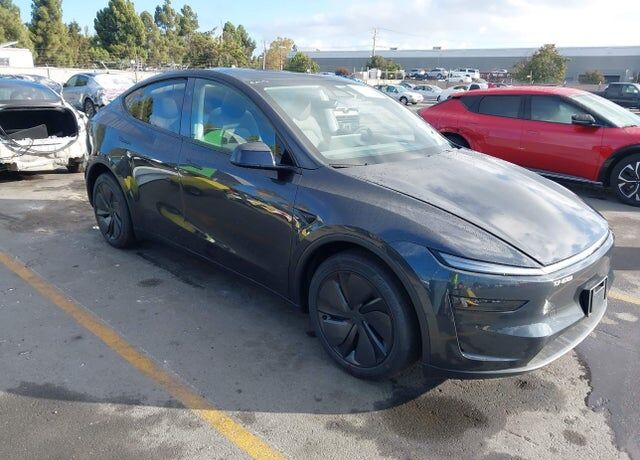 2026 TESLA Model Y