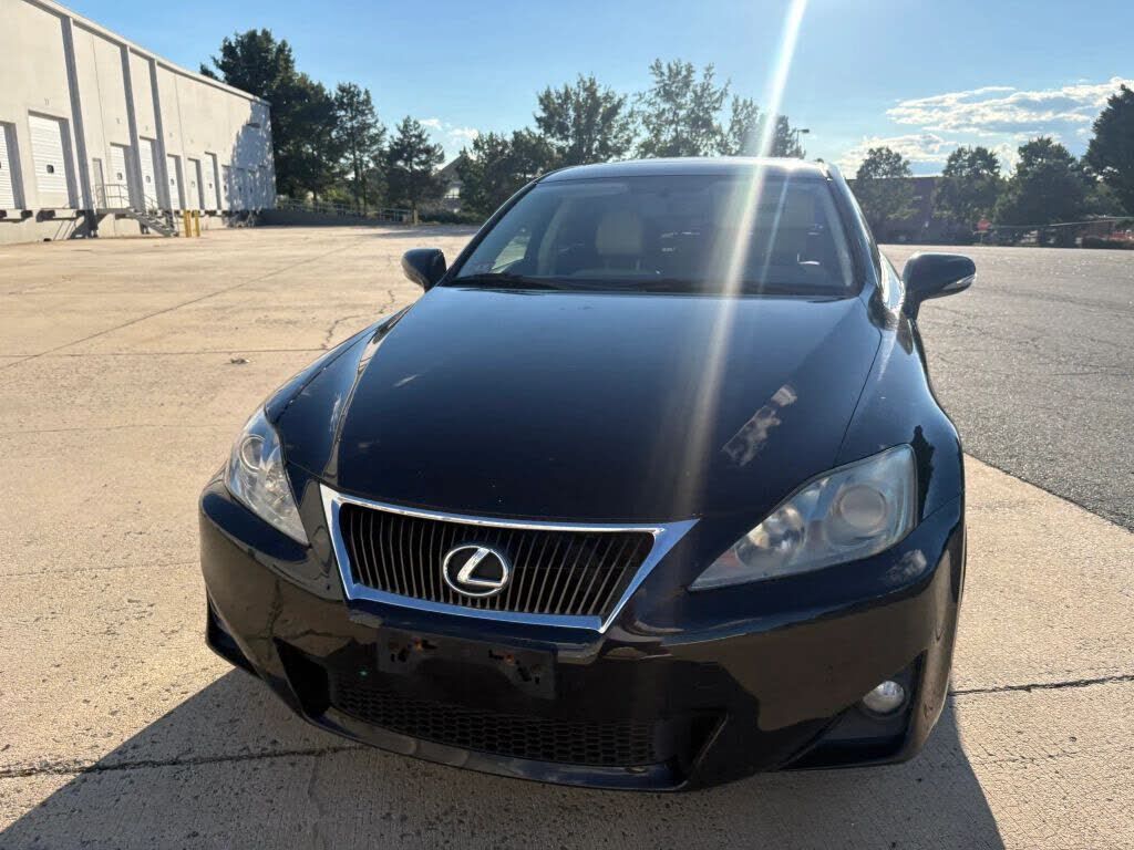 2011 LEXUS IS