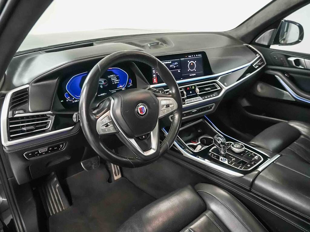 2021 BMW X7