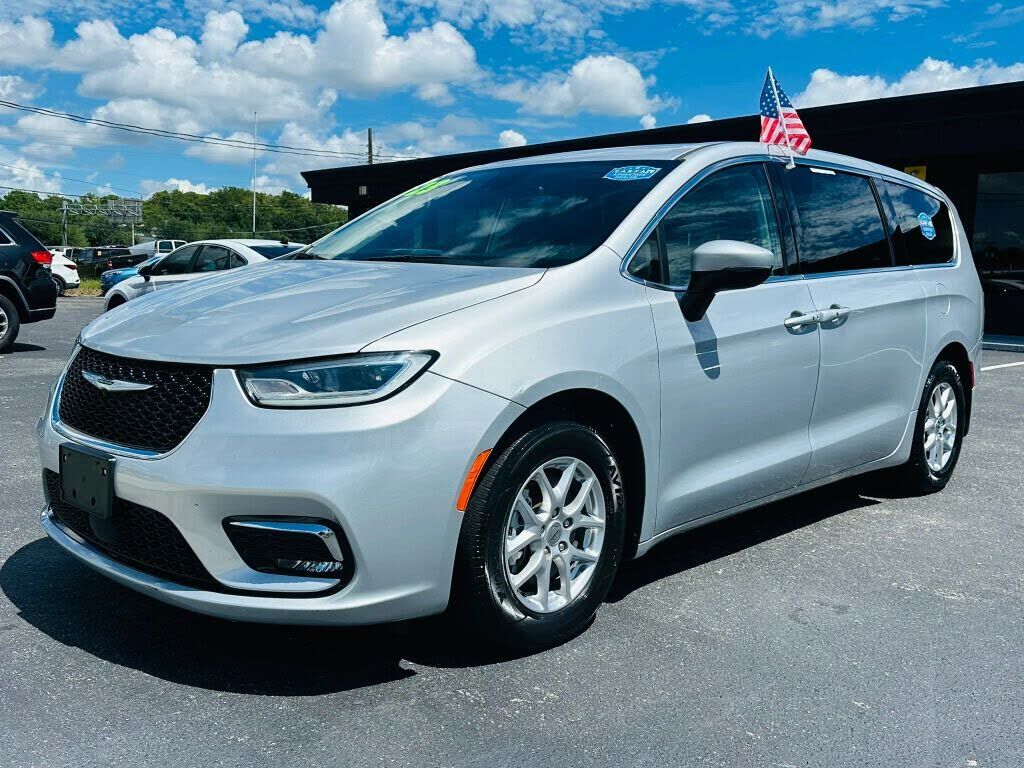 2023 CHRYSLER Pacifica