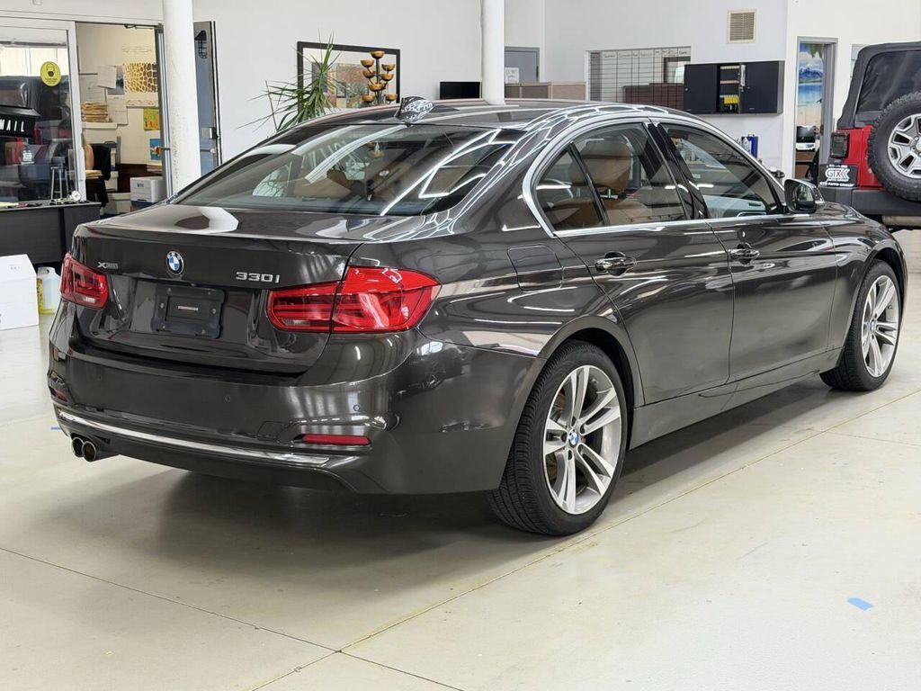 2018 BMW 330i