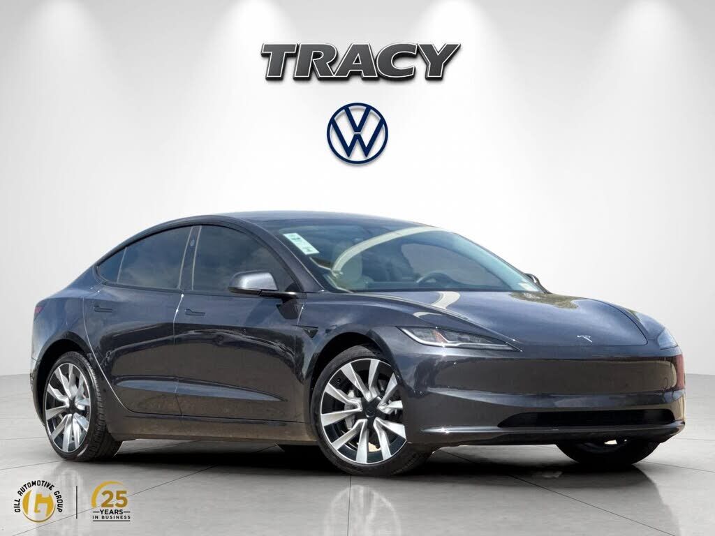 2025 TESLA Model 3