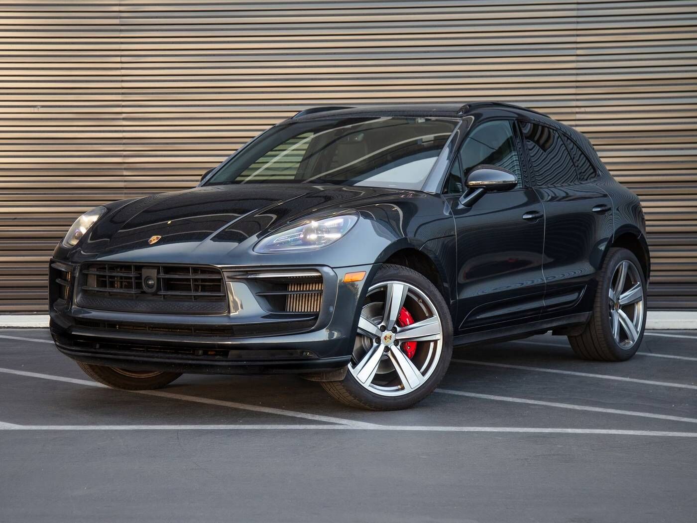 2024 PORSCHE Macan