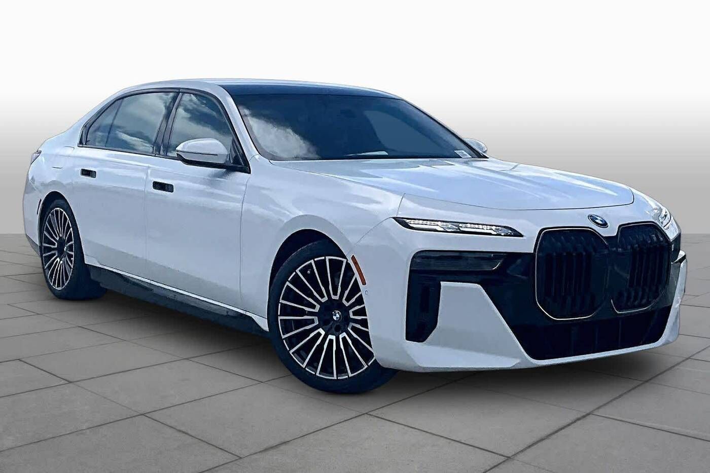2026 BMW 750e