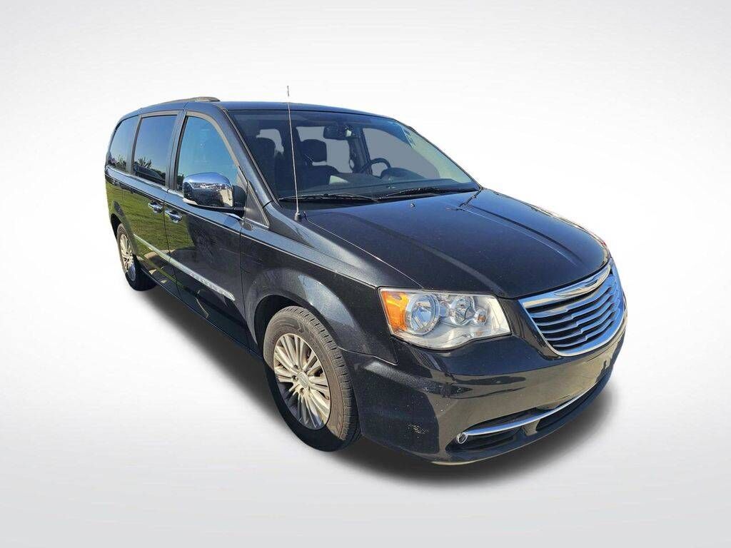 2015 CHRYSLER Town and Country