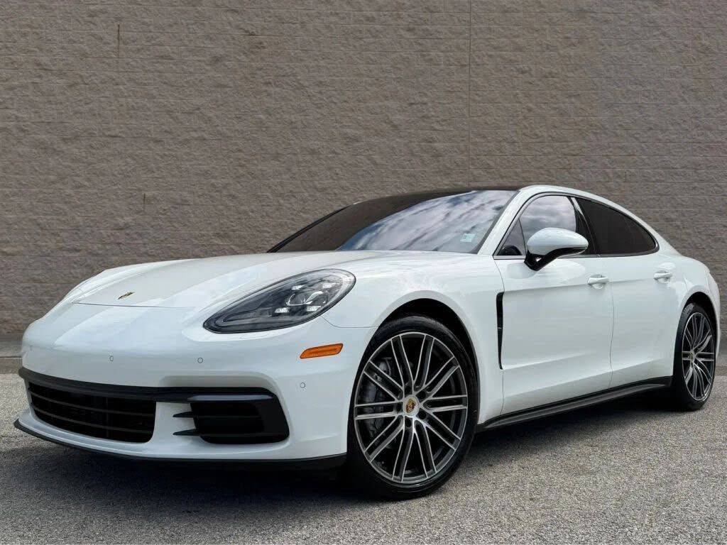 2017 PORSCHE Panamera