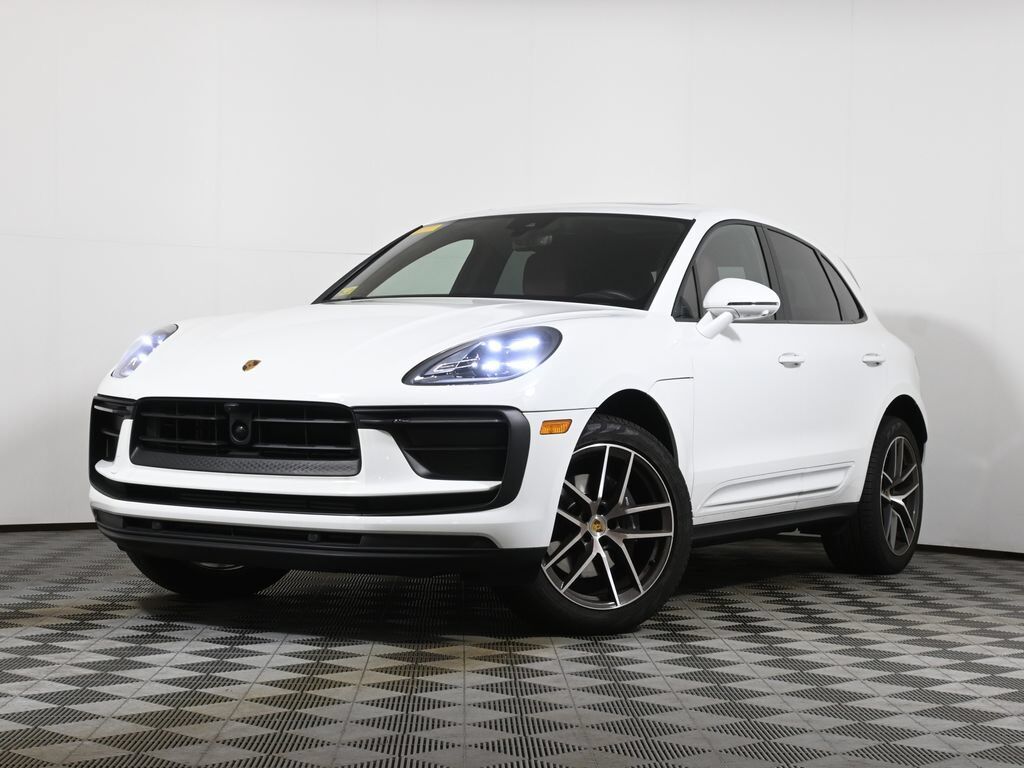 2024 PORSCHE Macan