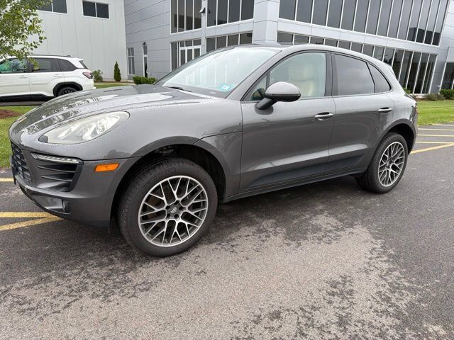 2018 PORSCHE Macan