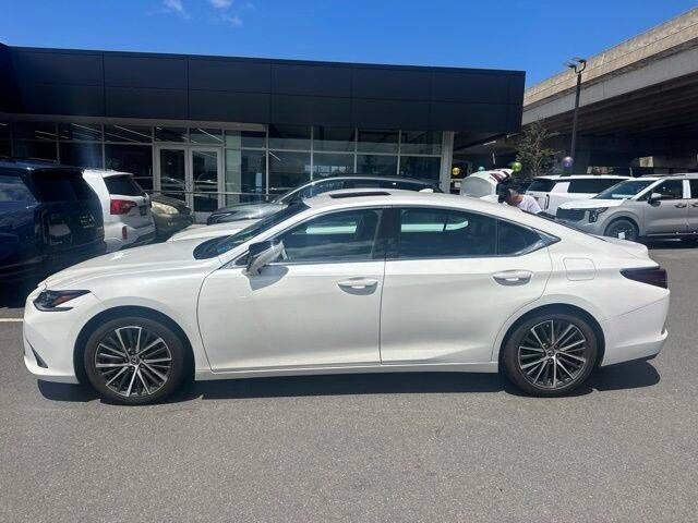 2023 Lexus ES