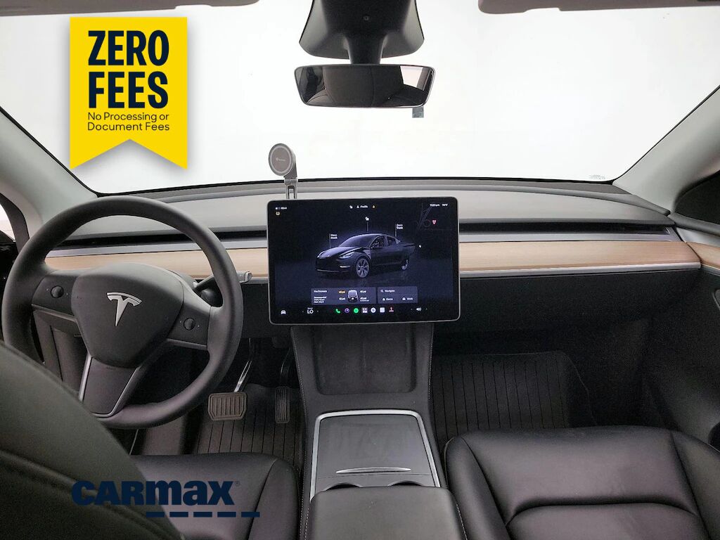 2025 TESLA Model Y