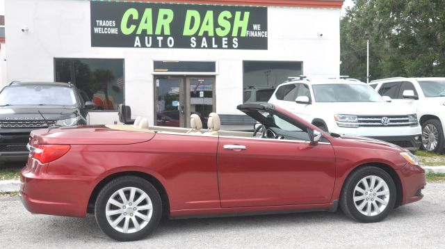 2011 CHRYSLER 200