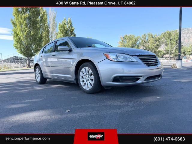 2013 CHRYSLER 200