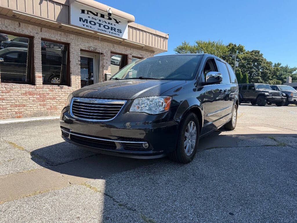 2011 CHRYSLER Town and Country
