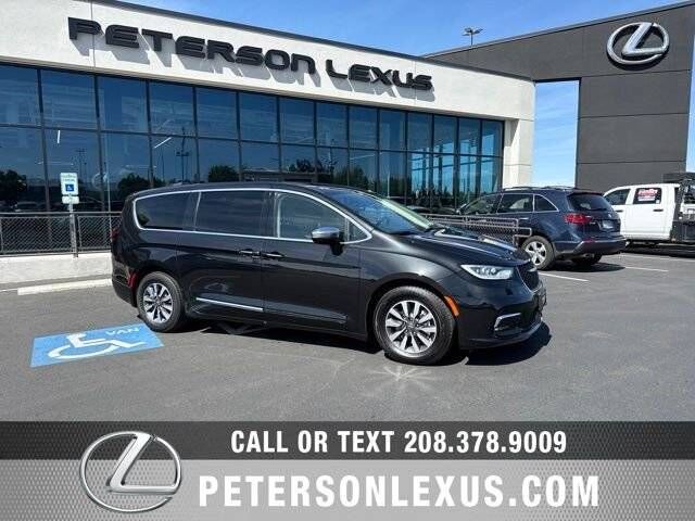 2023 CHRYSLER Pacifica