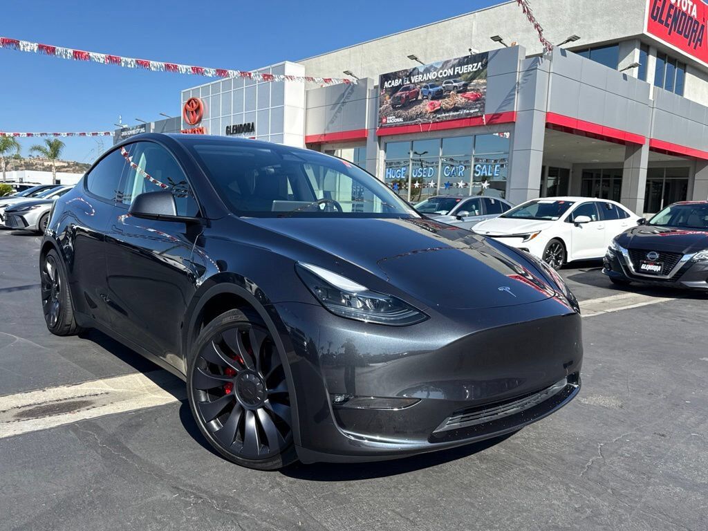2024 TESLA Model Y