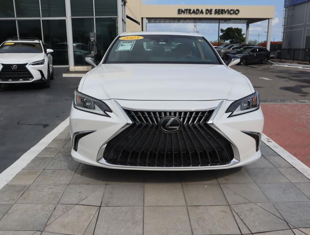 2023 Lexus ES