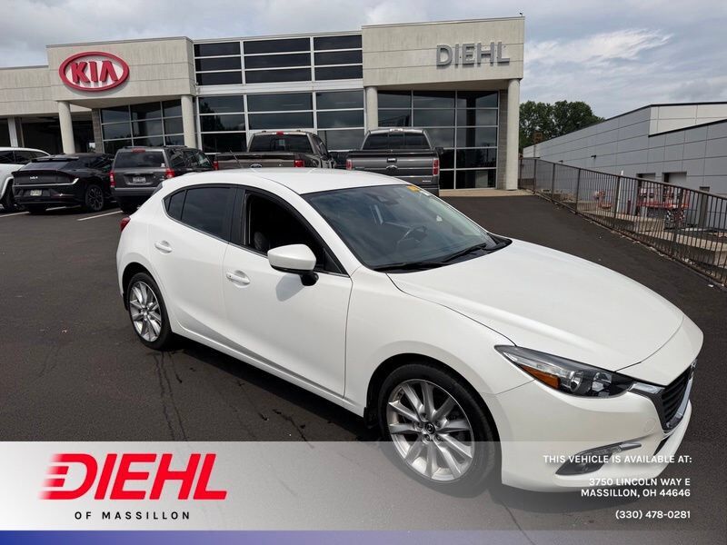 2017 MAZDA Mazda3