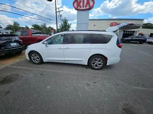 2022 CHRYSLER Pacifica