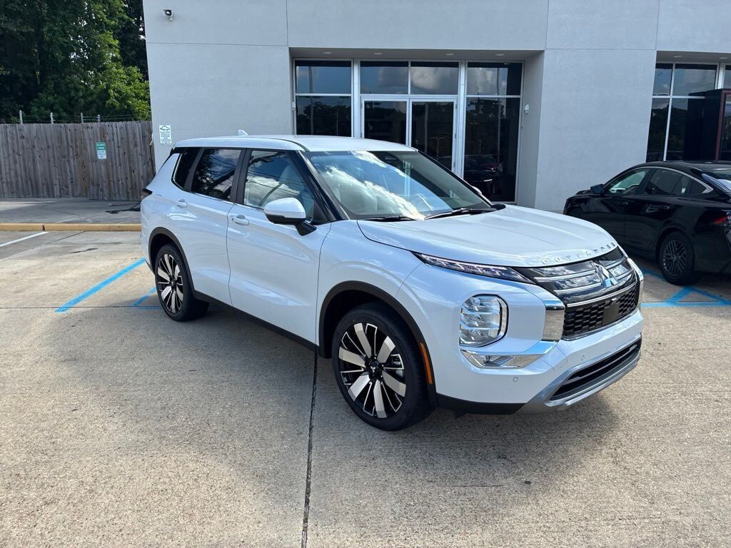 2026 MITSUBISHI Outlander