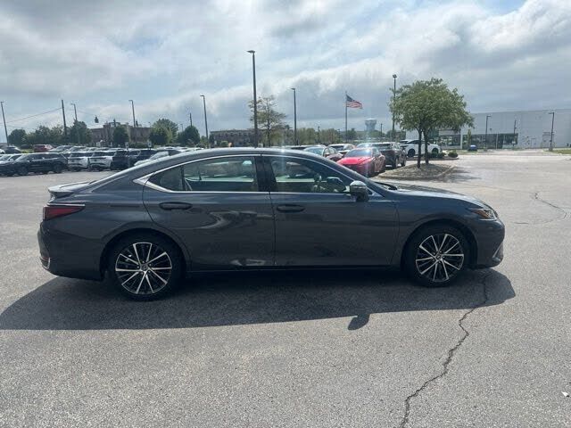 2024 Lexus ES
