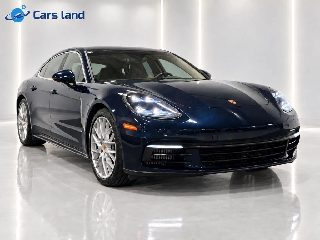 2018 PORSCHE Panamera