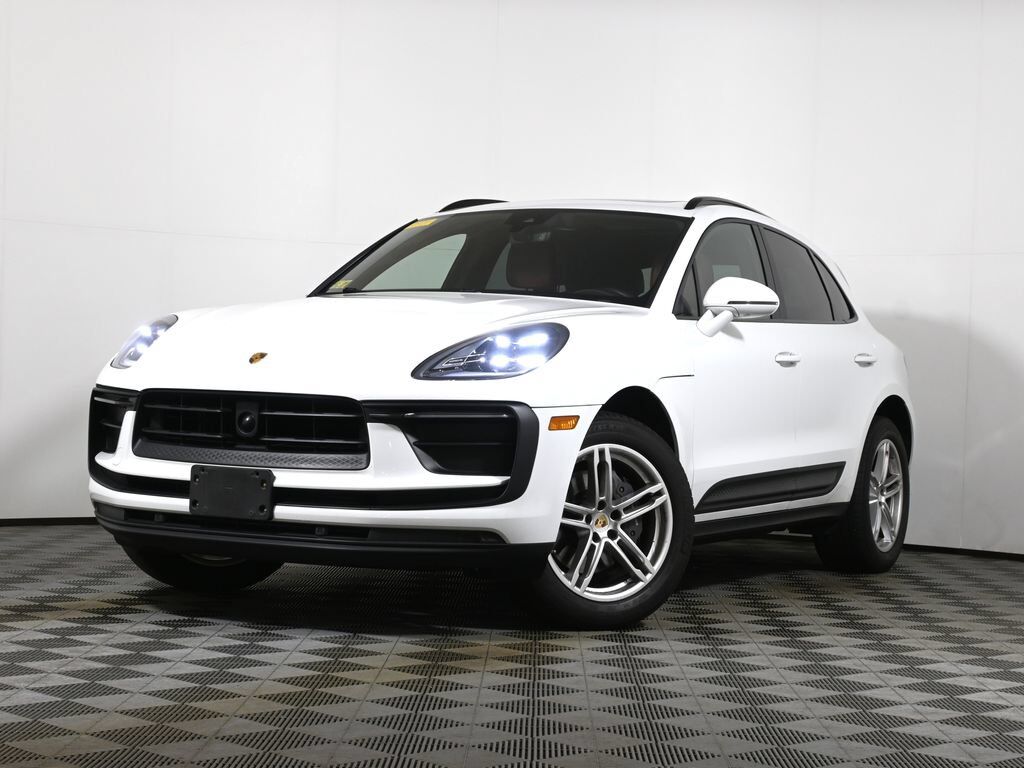 2024 PORSCHE Macan