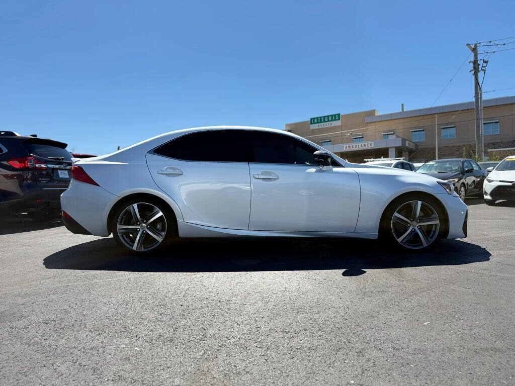 2017 Lexus IS