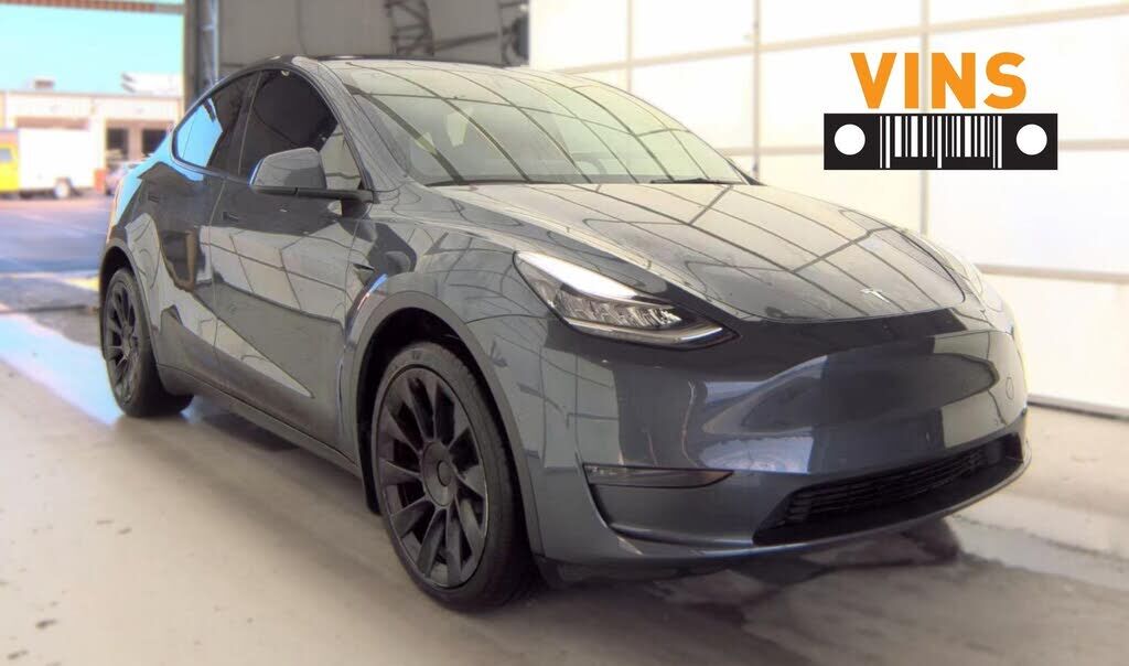 2022 TESLA Model Y