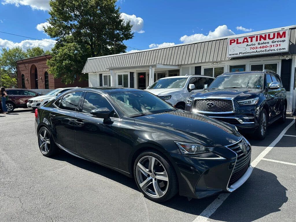 2019 LEXUS IS