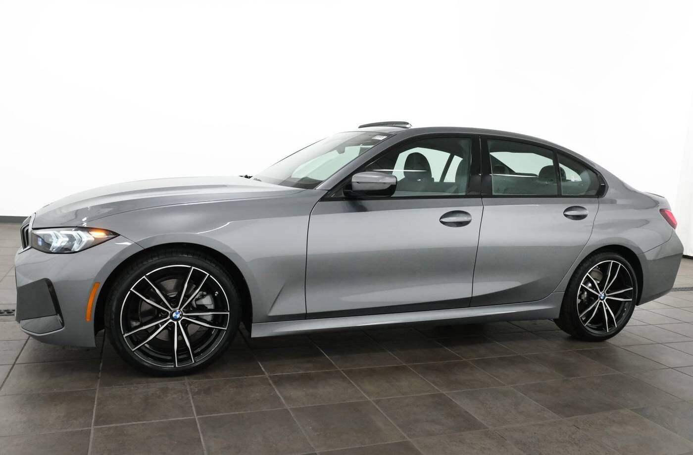2023 BMW 330i