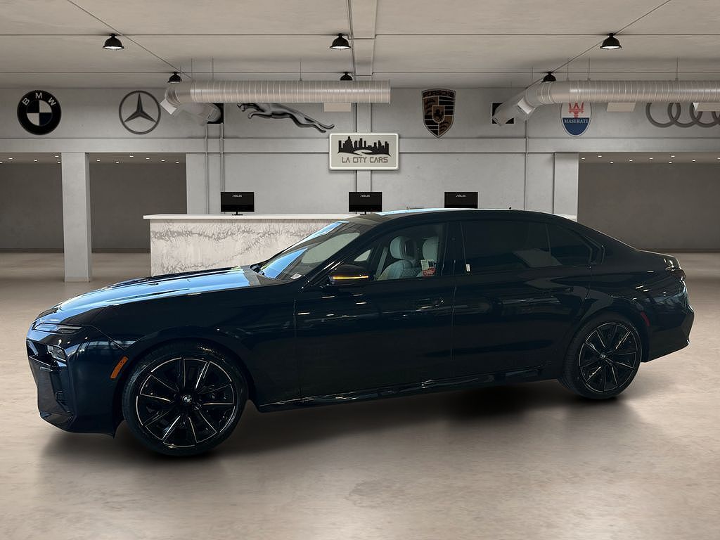 2023 BMW 760i