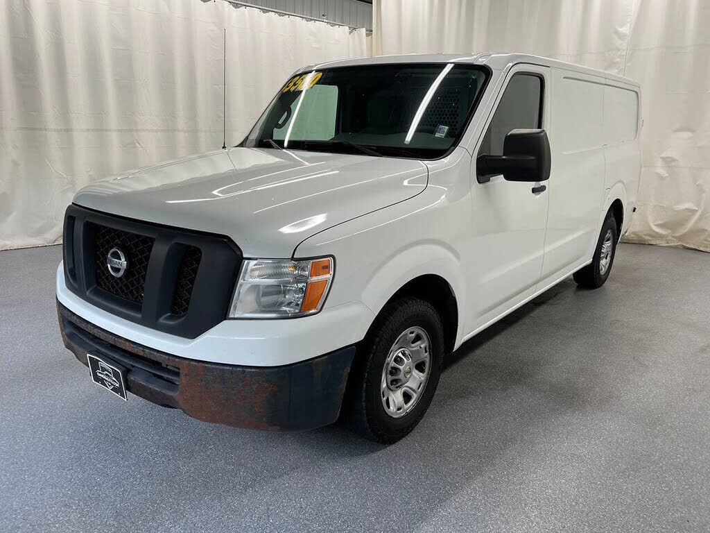 2013 NISSAN NV
