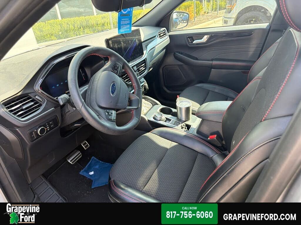 2024 FORD Escape