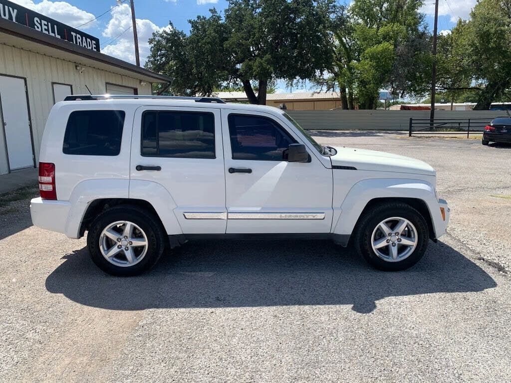 2009 JEEP Liberty