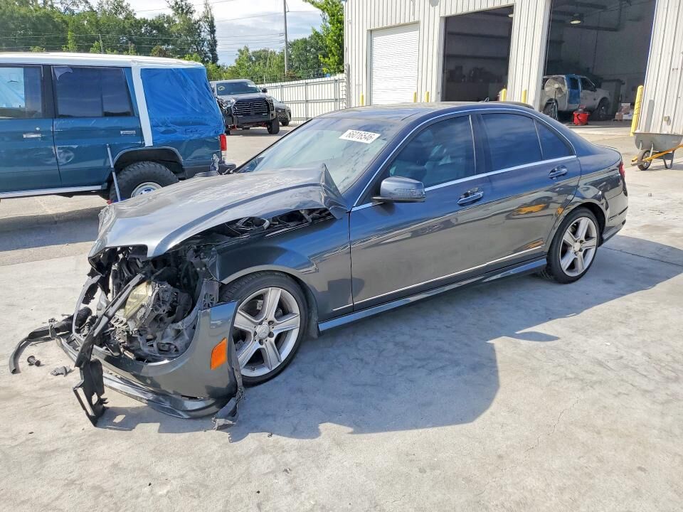 2011 MERCEDES-BENZ C-Class