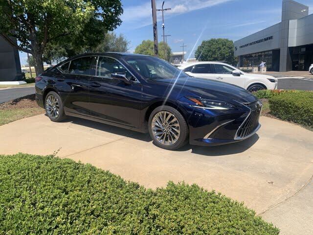 2025 Lexus ES