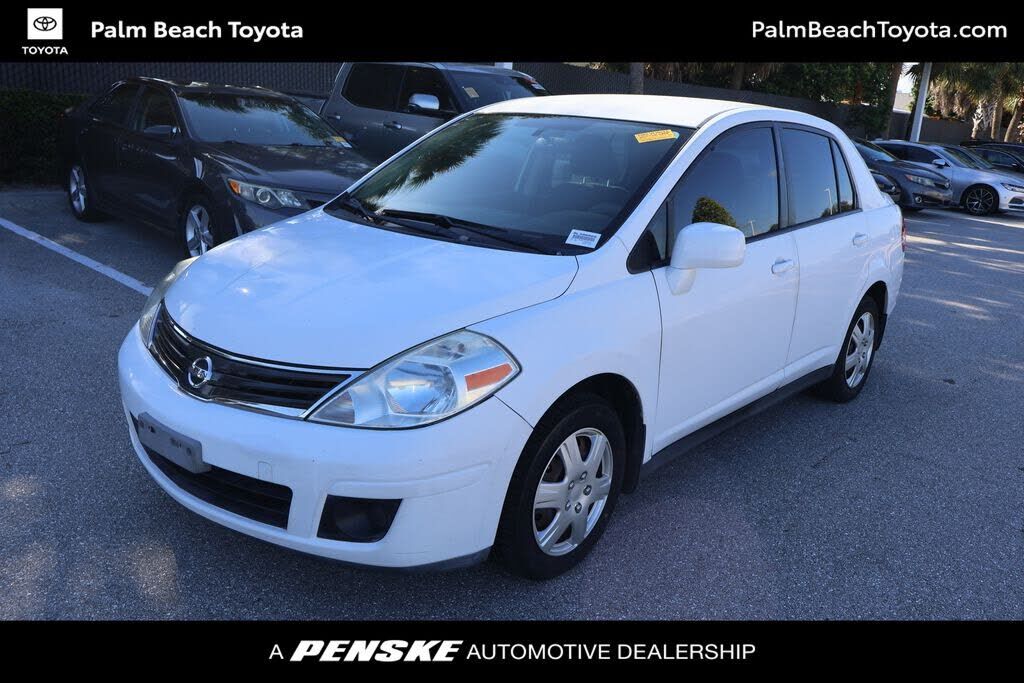 2011 NISSAN Versa