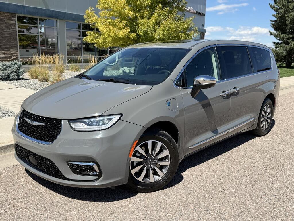 2023 CHRYSLER Pacifica