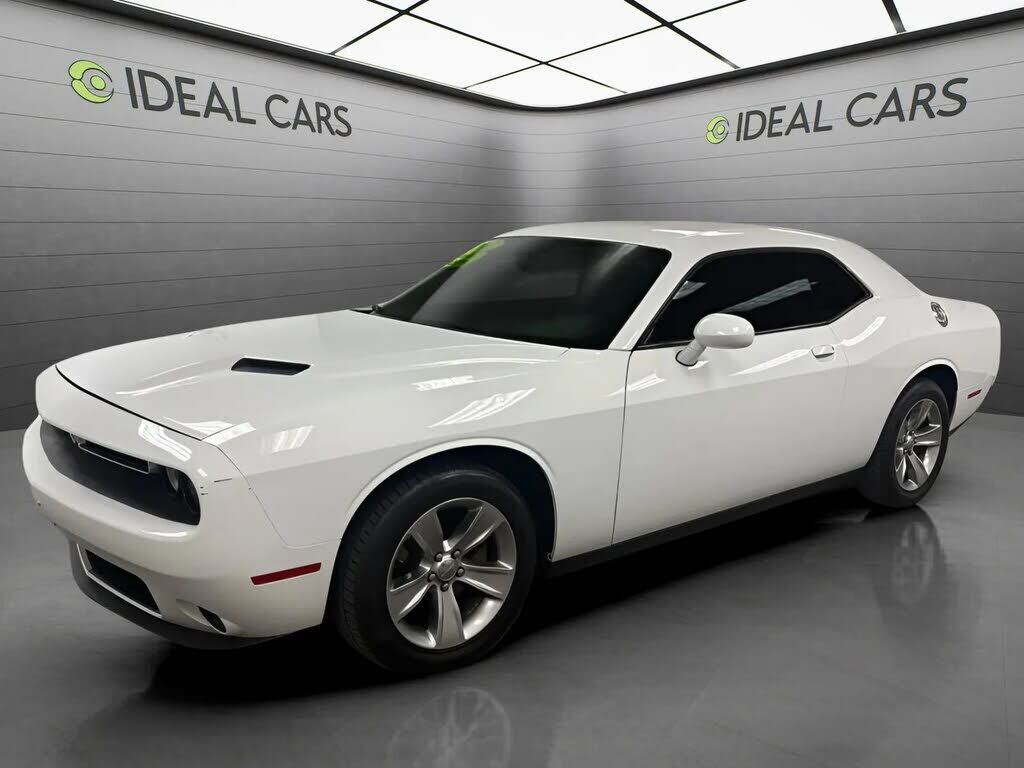 2017 DODGE Challenger