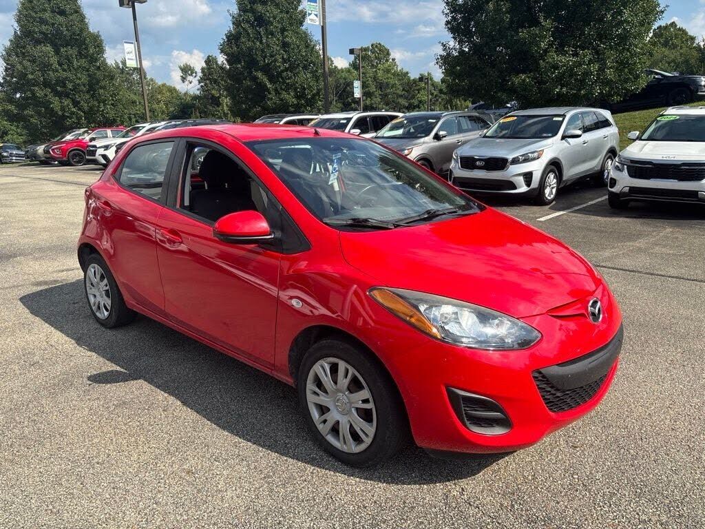 2013 MAZDA Mazda2